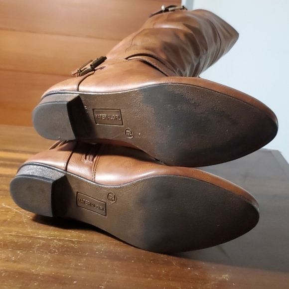 Material Girl Size 7.5 Boots Over Knee Riding Flat Strappy Brown Tan Vegan Faux - Picture 6 of 7